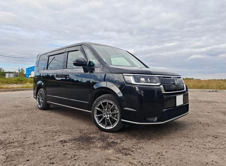 Honda StepWGN - изображение 1